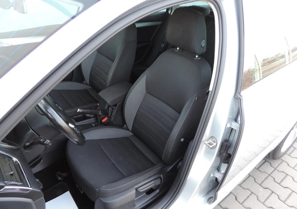 Skoda Octavia cena 47970 przebieg: 188000, rok produkcji 2019 z Bieruń małe 254